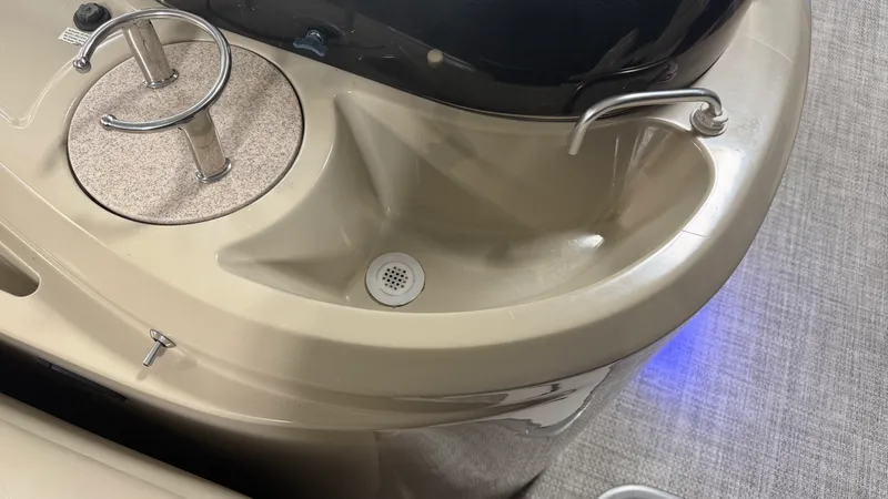 Slide: The Image of Premier 230 SUNSATION 2018 - 25