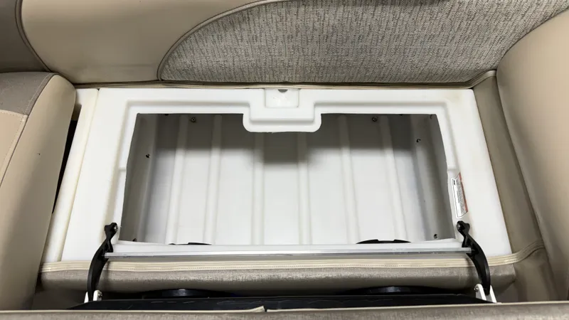 Slide: The Image of Premier 230 SUNSATION 2018 - 70