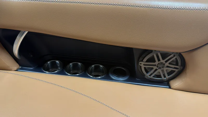 Slide: The Image of Mastercraft X-23 2016 - 36