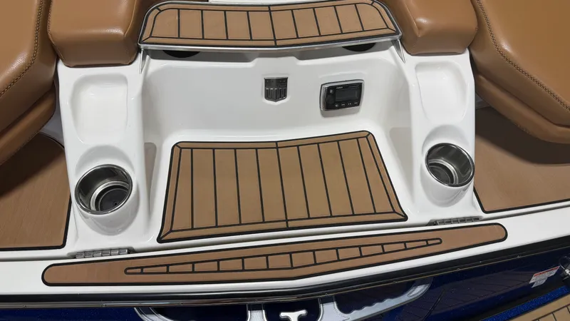 Slide: The Image of Mastercraft X-23 2016 - 14