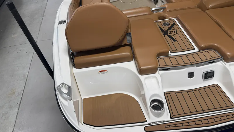 Slide: The Image of Mastercraft X-23 2016 - 11
