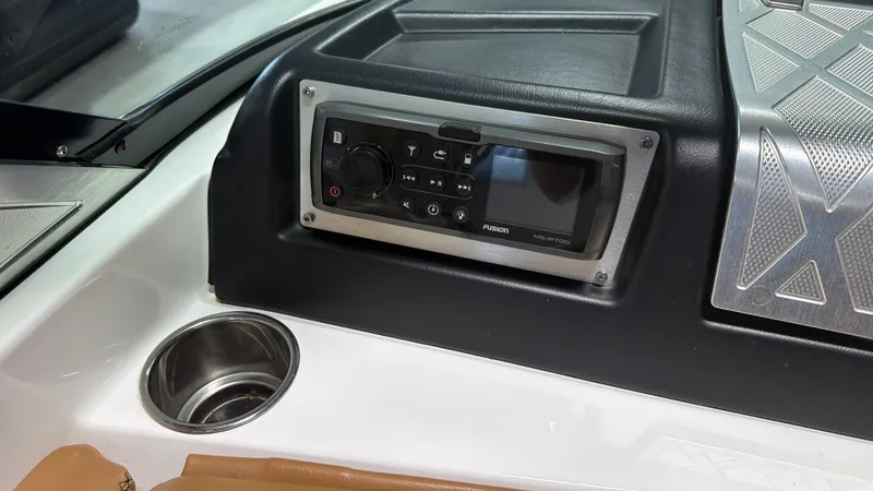 Slide: The Image of Mastercraft X-23 2016 - 45