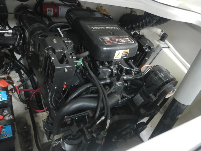 Slide: The Image of Engine compartment of a 2000 Wellcraft EXCALIBUR with Volvo Penta 7.3L engine. - 19