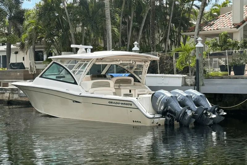 Slide: The Image of Grady-White 375 FREEDOM 2014 - 10