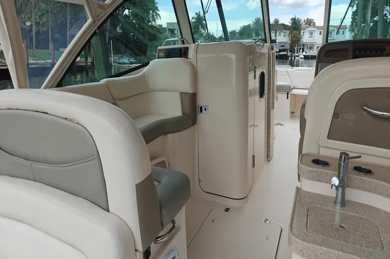 Slide: The Image of Grady-White 375 FREEDOM 2014 - 13