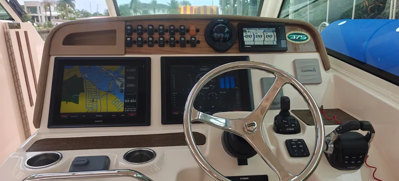 Slide: The Image of Grady-White 375 FREEDOM 2014 - 20