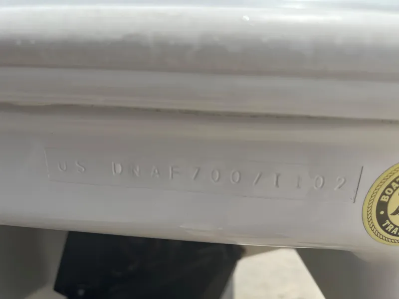 Slide: The Image of Hull identification number on 2002 Donzi 29 ZF Cuddy boat. - 24