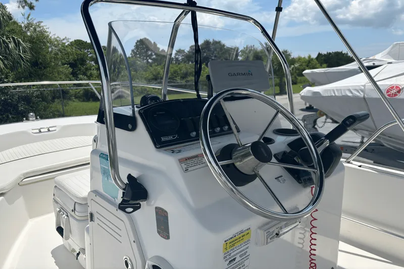 Slide: The Image of Boston Whaler 170 MONTAUK 2016 - 10