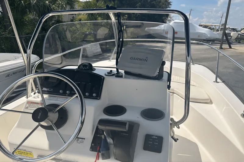 Slide: The Image of Boston Whaler 170 MONTAUK 2016 - 15