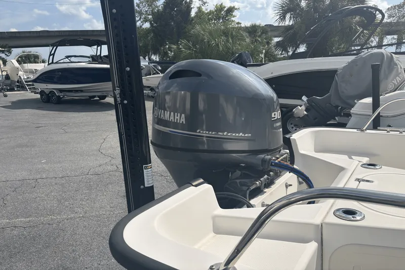 Slide: The Image of Boston Whaler 170 MONTAUK 2016 - 4