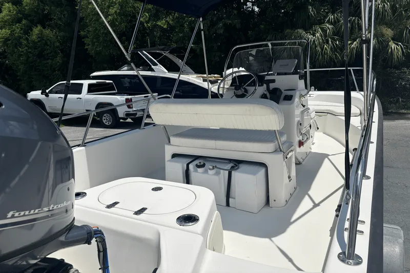 Slide: The Image of Boston Whaler 170 MONTAUK 2016 - 8