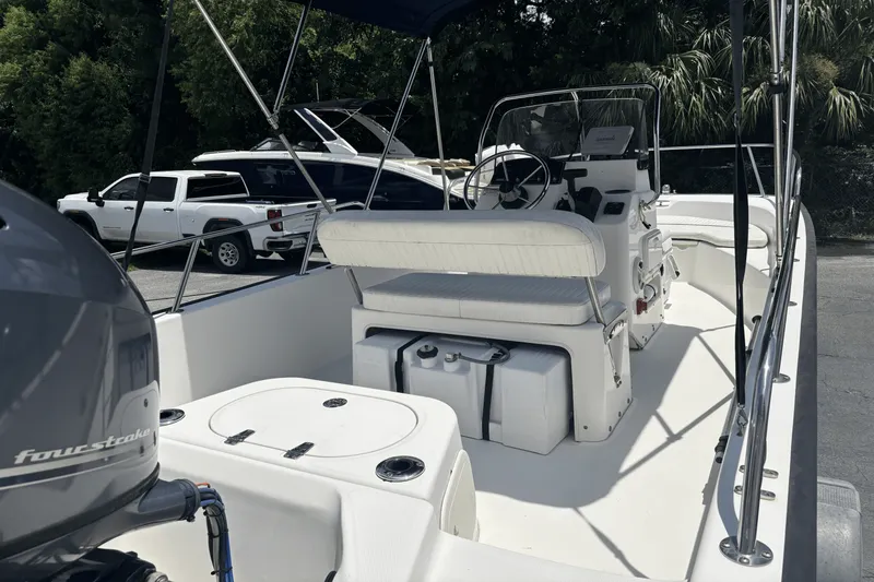 Slide: The Image of Boston Whaler 170 MONTAUK 2016 - 9