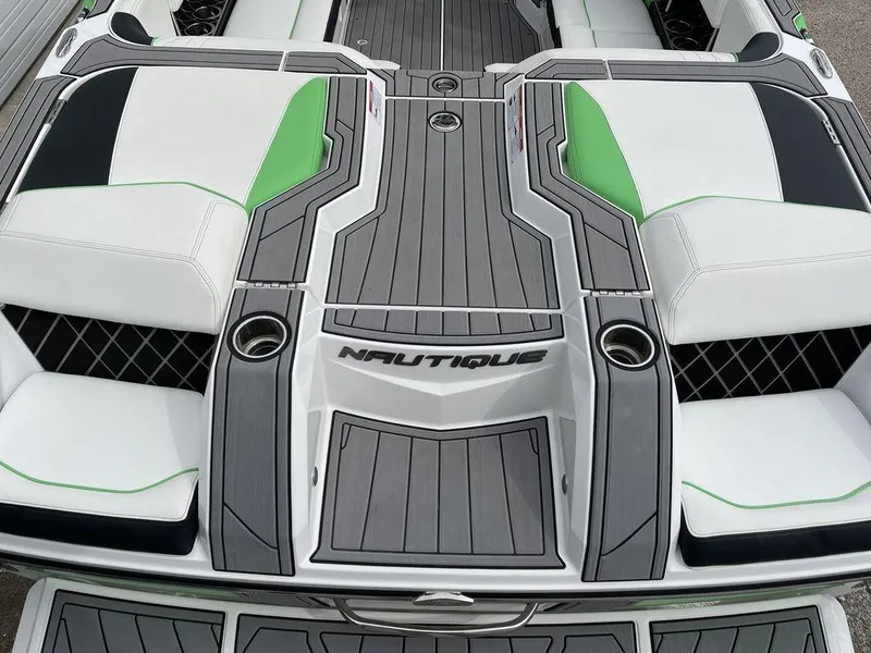 Slide: The Image of Nautique Super Air Nautique GS22 2020 - 3