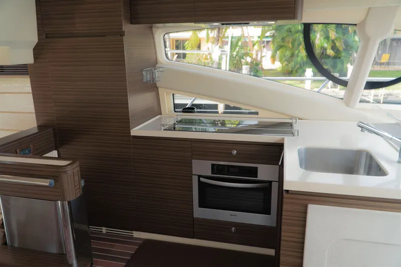 Slide: The Image of Azimut FLY54 2013 - 15