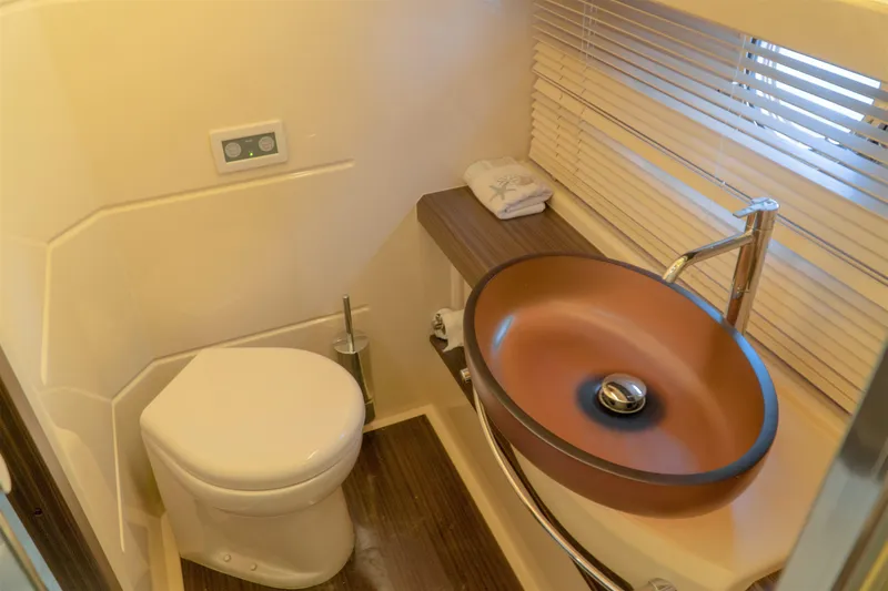 Slide: The Image of Azimut FLY54 2013 - 21