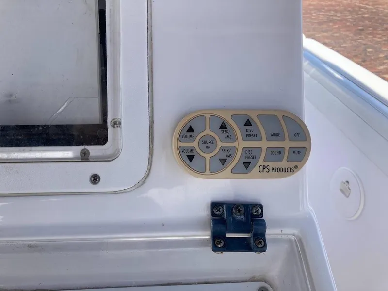 Slide: The Image of Control panel on a 2005 Donzi 35 ZFC DAYTONA boat dashboard. - 34