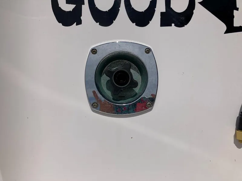 Slide: The Image of Fuel cap on 2005 Donzi 35 ZFC DAYTONA boat. - 48