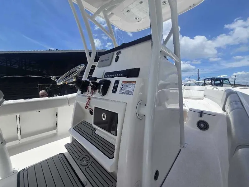 Slide: The Image of Sea Fox 248 Commander 2023 - 2