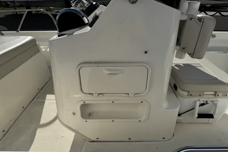 Slide: The Image of Boston Whaler 150 Montauk 2022 - 13