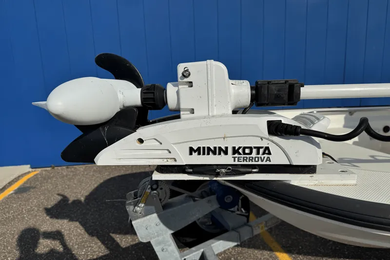 Slide: The Image of Boston Whaler 150 Montauk 2022 - 17