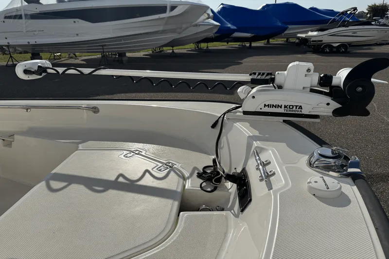 Slide: The Image of Boston Whaler 150 Montauk 2022 - 18