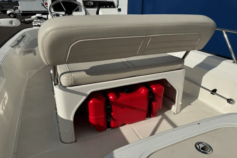 Slide: The Image of Boston Whaler 150 Montauk 2022 - 9