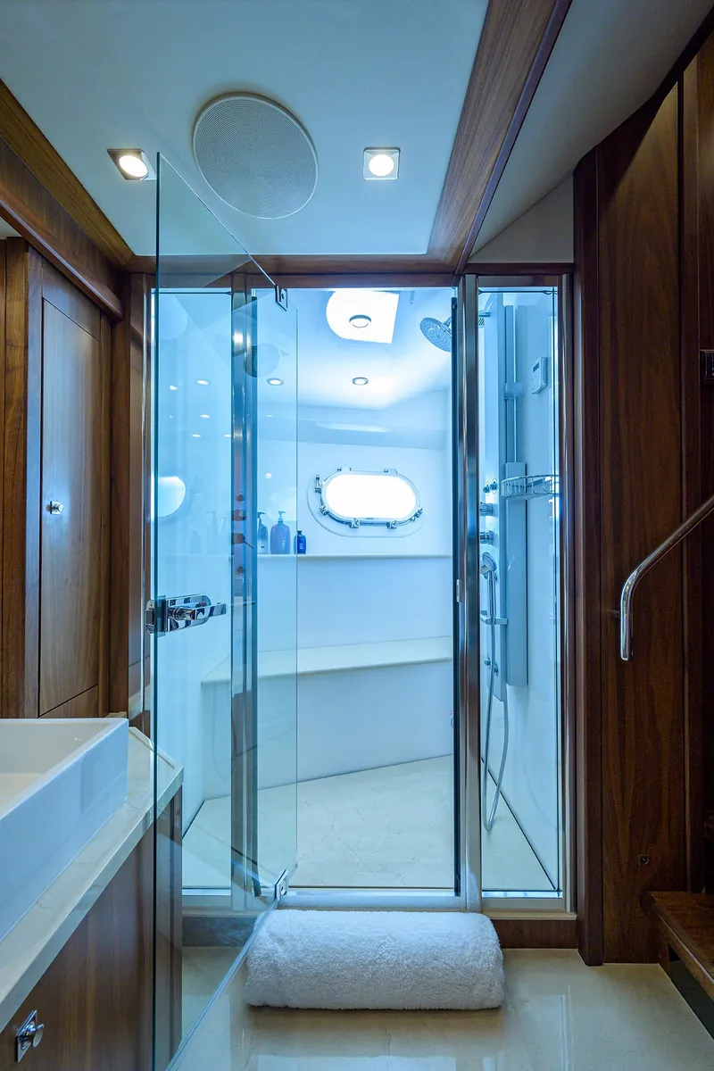 Slide: The Image of Sunseeker Trideck 2009 - 52