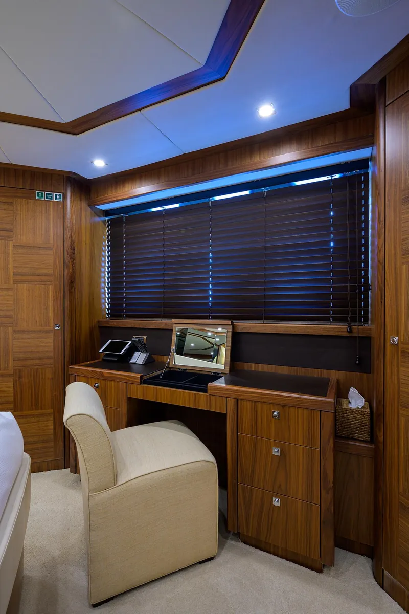 Slide: The Image of Sunseeker Trideck 2009 - 61