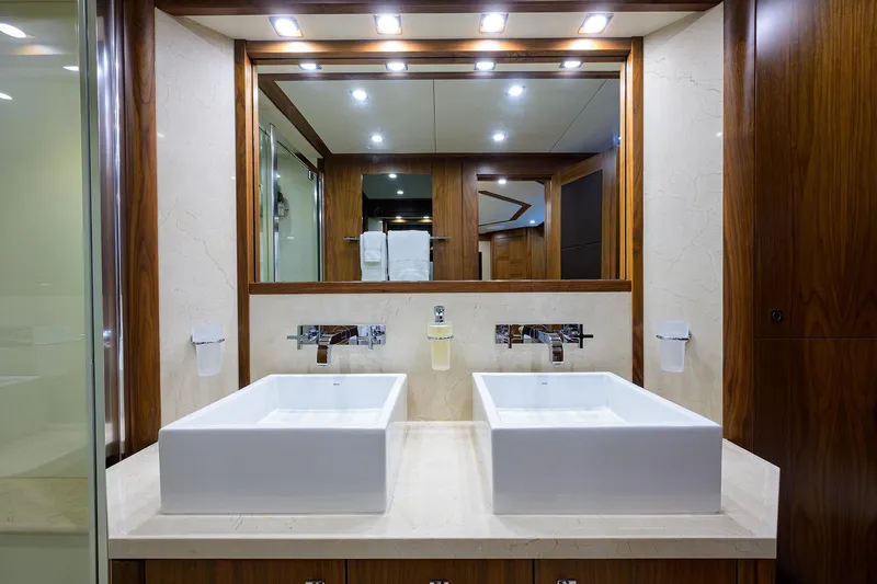 Slide: The Image of Sunseeker Trideck 2009 - 63