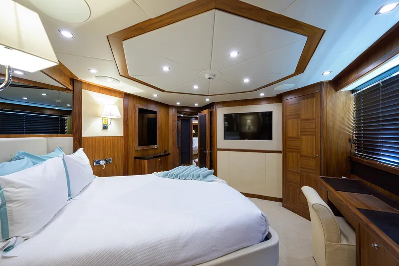 Slide: The Image of Sunseeker Trideck 2009 - 67