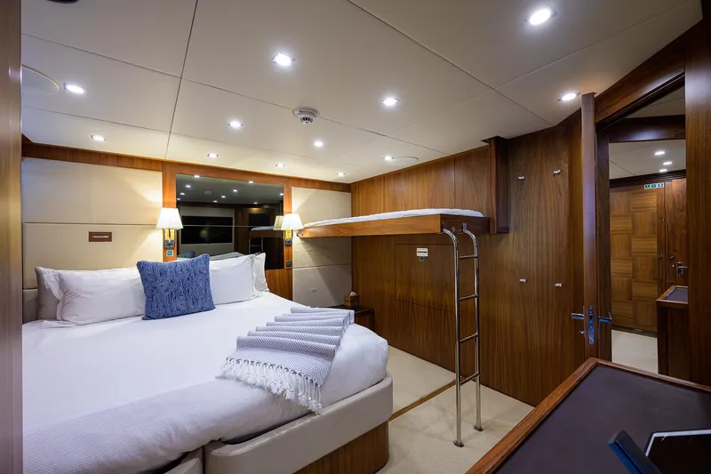 Slide: The Image of Sunseeker Trideck 2009 - 74