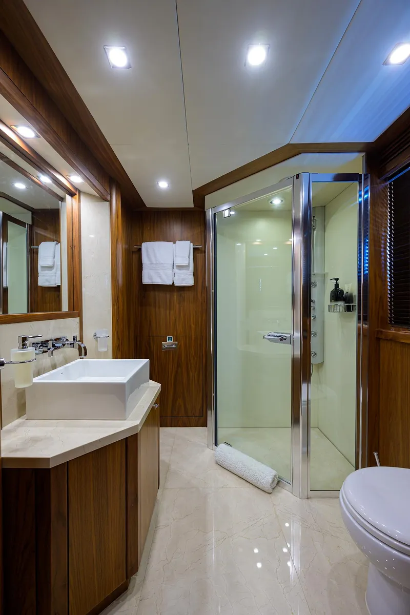 Slide: The Image of Sunseeker Trideck 2009 - 76