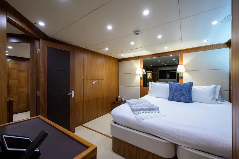 Slide: The Image of Sunseeker Trideck 2009 - 79