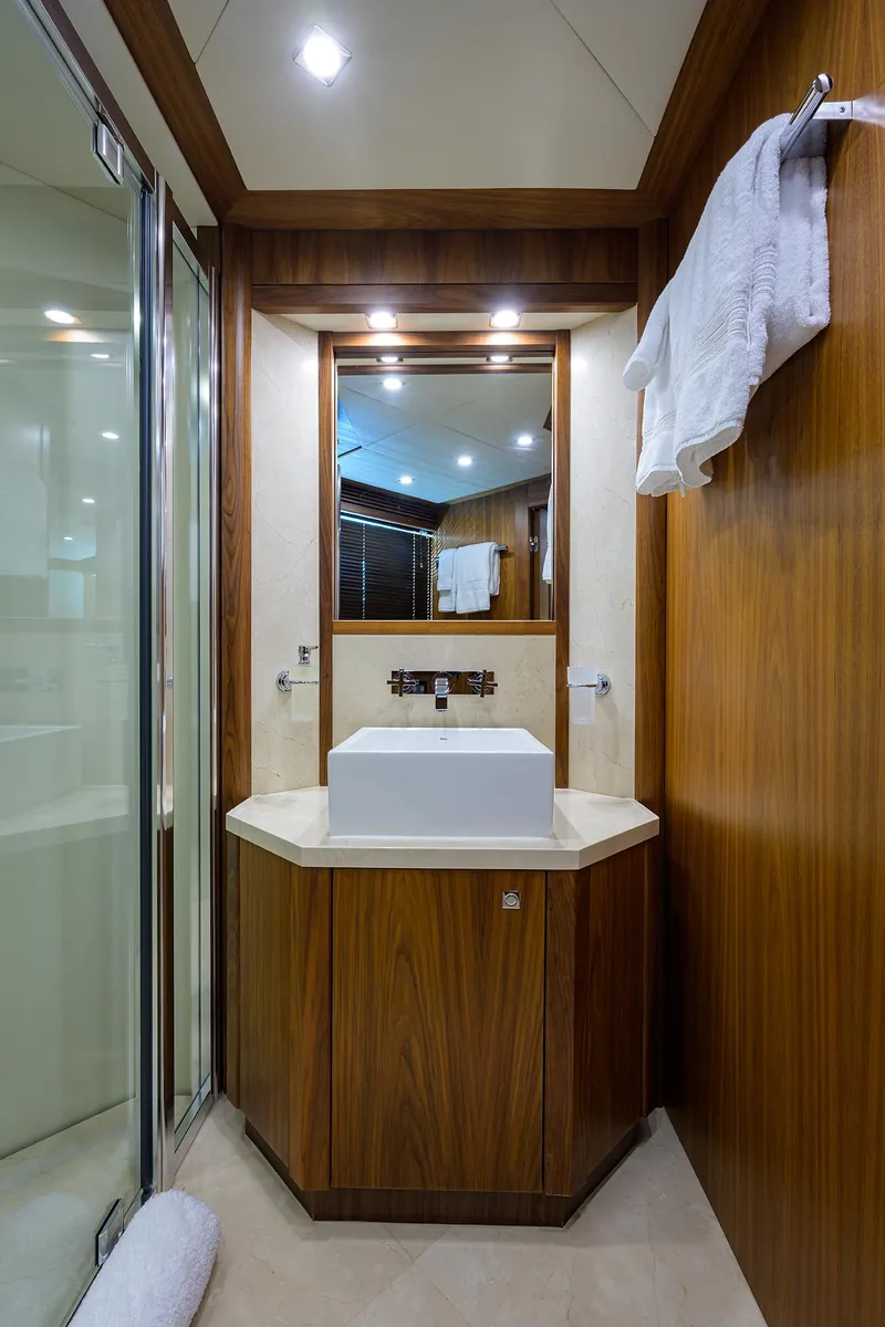 Slide: The Image of Sunseeker Trideck 2009 - 82