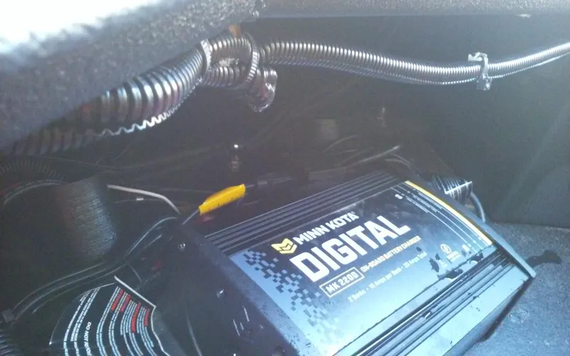 Slide: The Image of Minn Kota Digital MK 220D charger in Thor Lake Hammer Elite 2023 boat. - 15