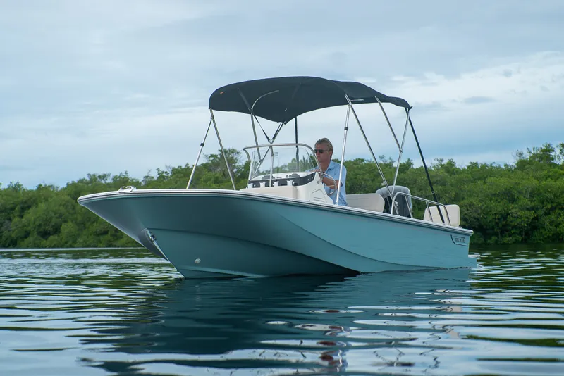 Slide: The Image of Boston Whaler 170 Montauk 2026 - 20