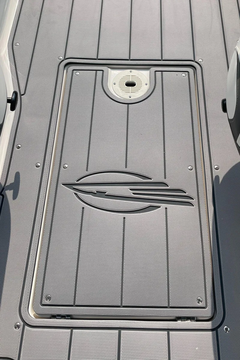 Slide: The Image of Chaparral 23 SSi OB 2026 - 55