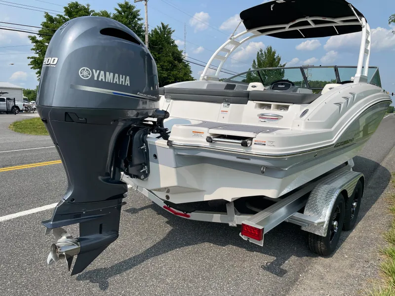 Slide: The Image of Chaparral 23 SSi OB 2026 - 65