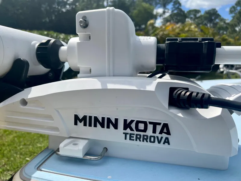 Slide: The Image of Minn Kota Terrova trolling motor on a 2011 Maverick 18 HPX-V boat. - 10