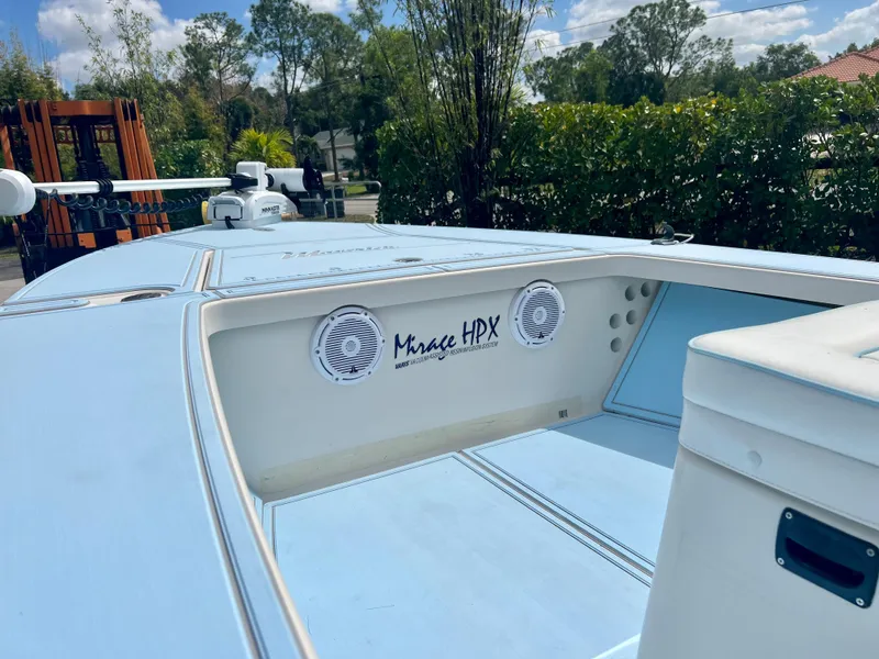 Slide: The Image of 2011 Maverick 18 HPX-V boat with Mirage HPX speakers and blue deck. - 17