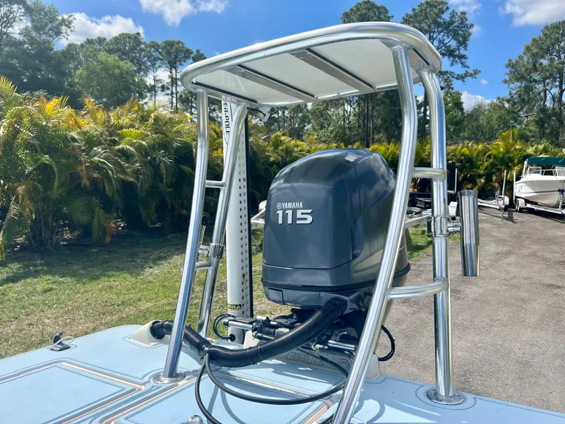 Slide: The Image of 2011 Maverick 18 HPX-V boat with Yamaha 115 outboard motor. - 19