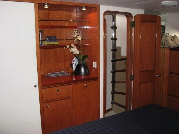 Slide: The Image of Bookcase in Master - 14