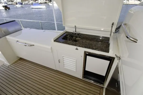 Slide: The Image of Sink Ice Reefer - 34