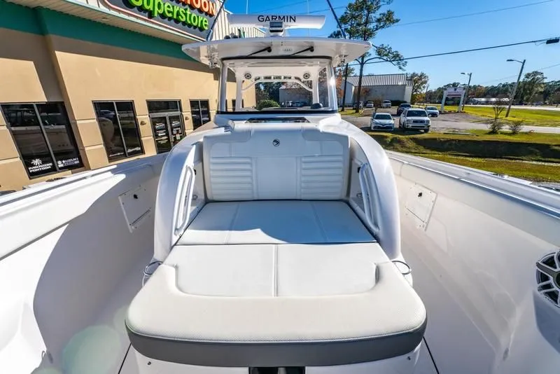 Slide: The Image of Edgewater 370CC 2026 - 22