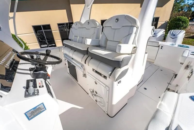 Slide: The Image of Edgewater 370CC 2026 - 24