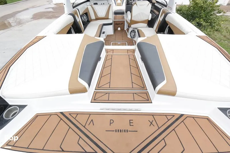 Slide: The Image of 2015 Tige ASR Apex Series for sale in Gilbert, AZ - 21