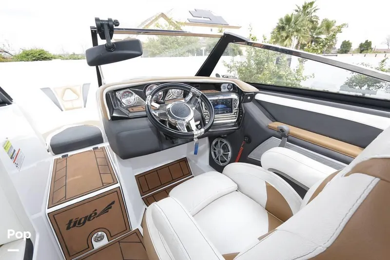 Slide: The Image of 2015 Tige ASR Apex Series for sale in Gilbert, AZ - 45