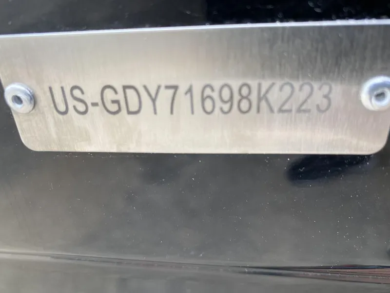 Slide: The Image of Hurricane SunDeck Sport 205 IO 2023 - 5