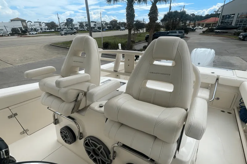 Slide: The Image of Grady-White 306 CANYON 2021 - 10