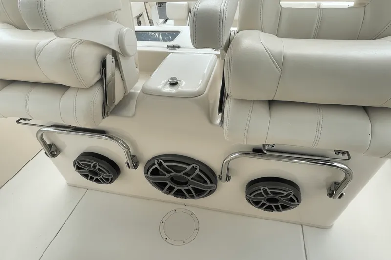 Slide: The Image of Grady-White 306 CANYON 2021 - 11